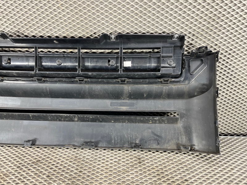 Решетка радиатора Land Rover Defender (L663, 2020г.)