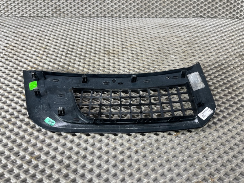 Накладка крыла Land Rover Defender (L663, 2020г.)