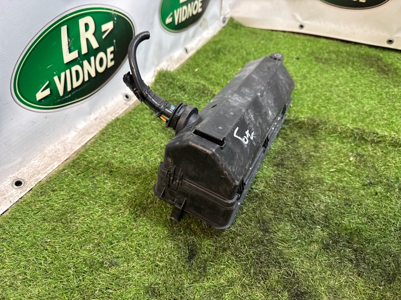 Блок предохранителей под капот Land Rover Range Rover Sport (L494, 2022г.)