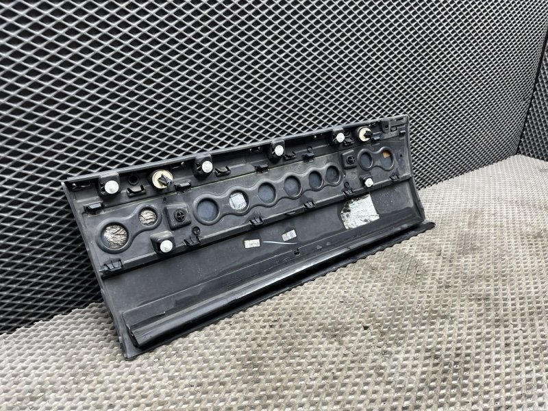 Молдинг двери Land Rover Range Rover (L405, 2019г.)