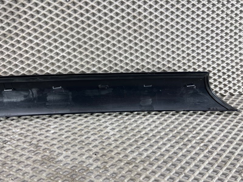 Накладка стойки лобового стекла Land Rover Range Rover Sport (L461, 2024г.)