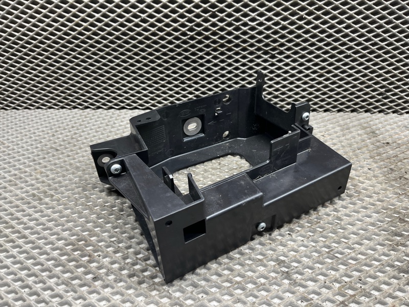 Кронштейн (крепление) Land Rover Range Rover Sport (L461, 2024г.)