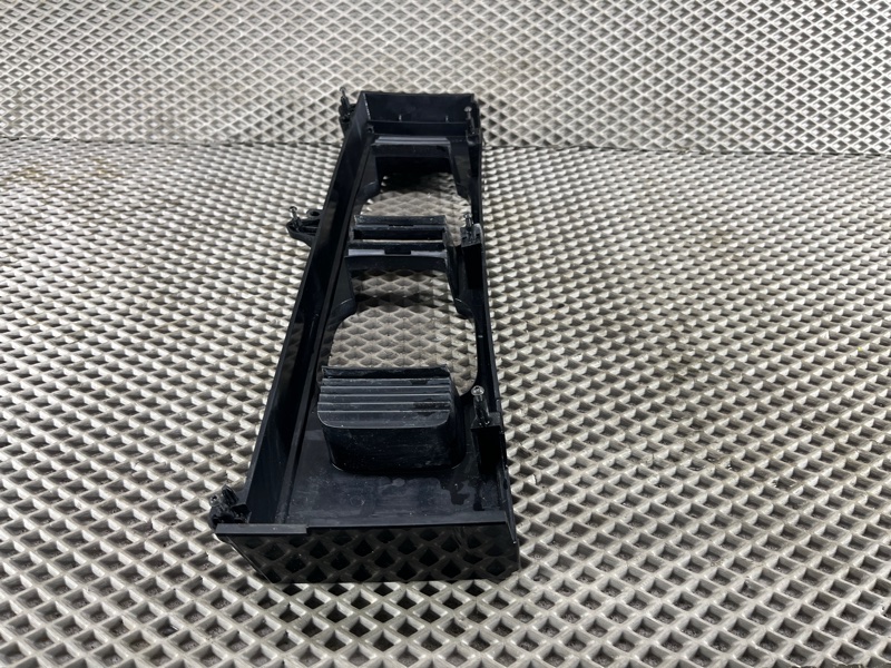 Накладка на фару Land Rover Defender (L663, 2020г.)