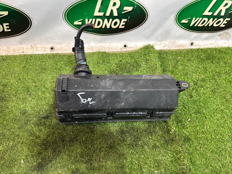 Блок предохранителей под капот Land Rover Range Rover Sport (L494, 2022г.)
