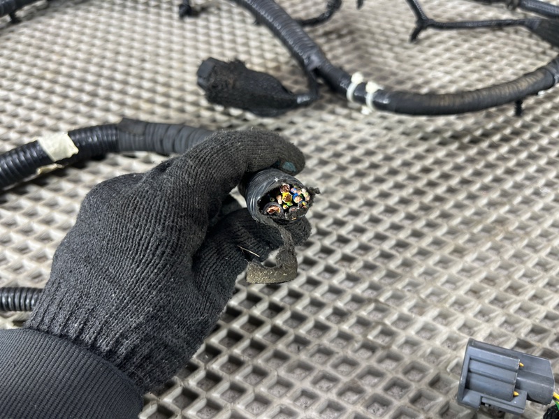 Проводка подрамника Land Rover Defender (L663, 2020г.)
