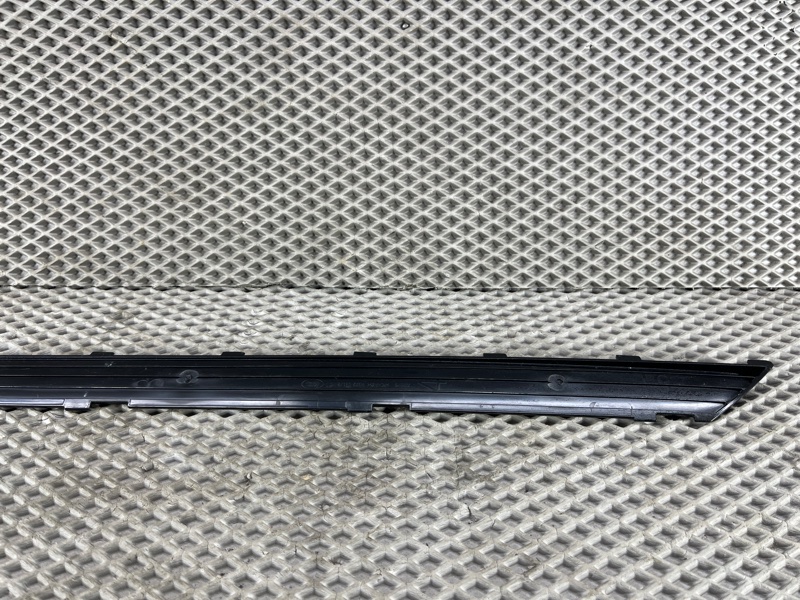 Крепление накладки лобового стекла Land Rover Range Rover Sport (L461, 2024г.)