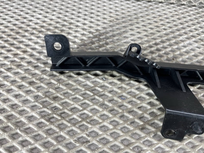 Кронштейн (крепление) Land Rover Range Rover Sport (L461, 2024г.)