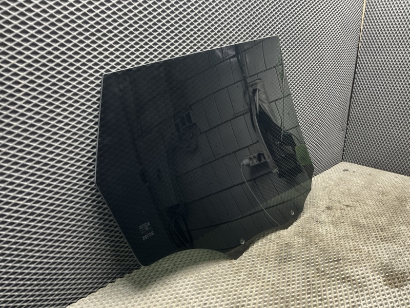 Стекло двери Land Rover Range Rover Sport (L494, 2020г.)