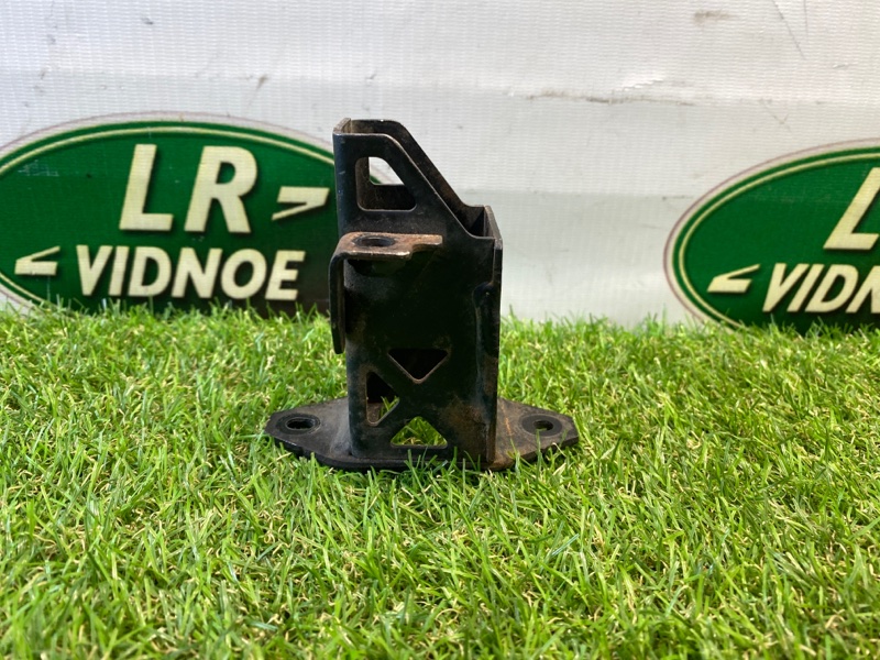 Крепление радиатора Land Rover Range Rover Velar (L560, 2020г.)