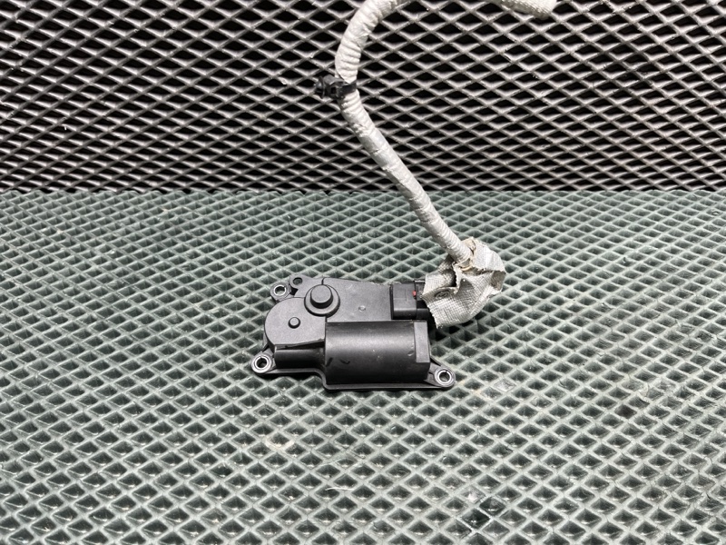 Сервопривод выхлопной системы Land Rover Range Rover Sport (L461, 2025г.)