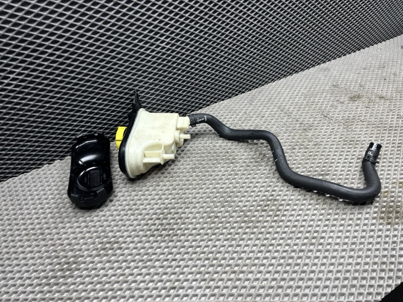 Бачок антикрена Land Rover Range Rover Sport (L494, 2020г.)