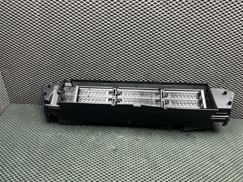 Дефлектор радиатора жалюзи Land Rover Range Rover Sport (L461, 2025г.)