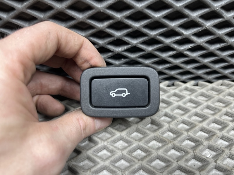 Кнопка открывания багажника Land Rover Range Rover (L405, 2019г.)