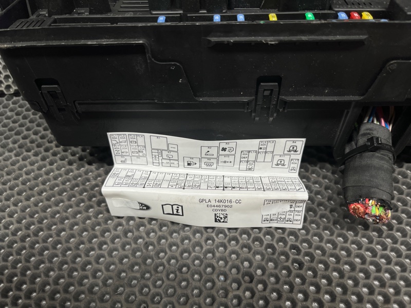 Блок предохранителей Land Rover Range Rover Sport (L494, 2017г.)