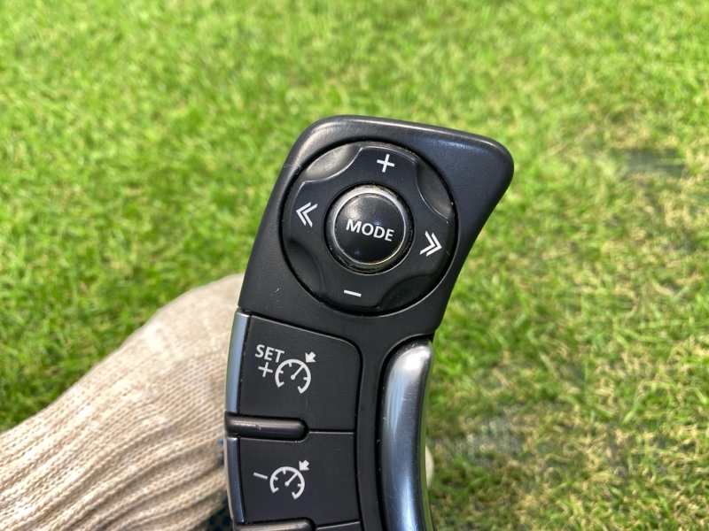 Кнопки управления на руле Land Rover Range Rover (L322, 2012г.)
