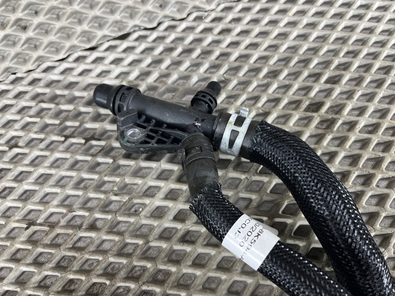Патрубок системы охлаждения Land Rover Defender (L663, 2020г.)