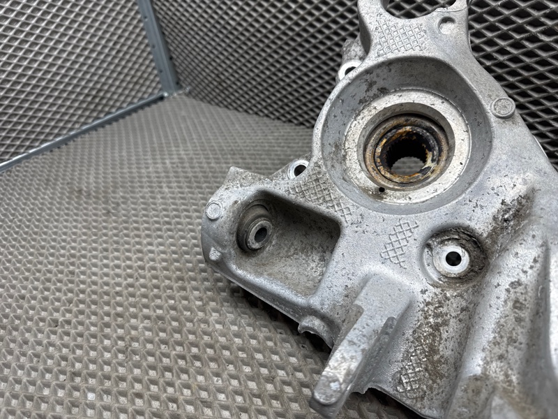 Кулак Land Rover Discovery Sport (L550, 2020г.)
