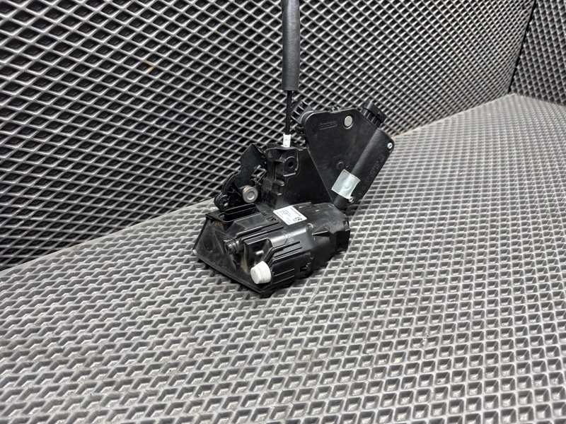 Замок двери Land Rover Range Rover Sport (L494, 2020г.)