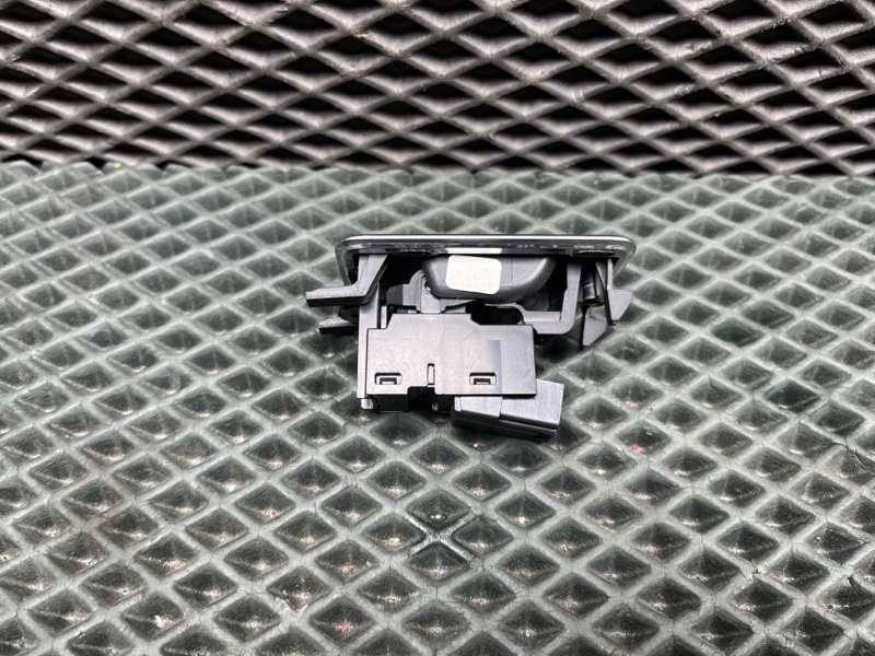 Кнопка стеклоподъемника Land Rover Range Rover (L405, 2019г.)
