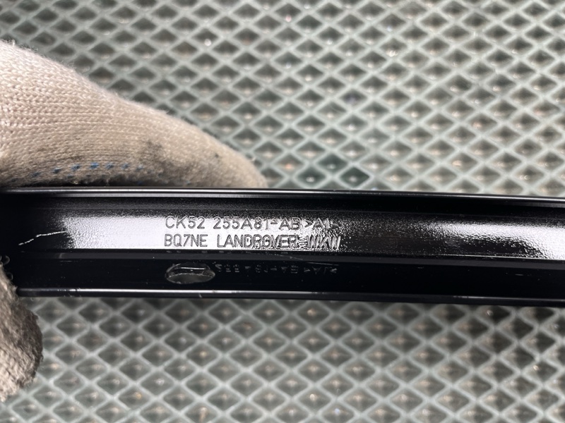 Декоративная накладка двери Land Rover Range Rover (L405, 2020г.)