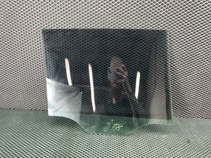 Стекло двери Volkswagen Tiguan (MK2, 2018г.)