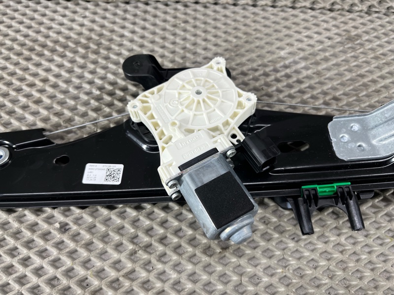 Стеклоподъемник Land Rover Range Rover Sport (L461, 2024г.)