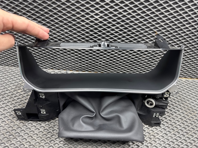 Рамка панели приборов Land Rover Range Rover Sport (L494, 2020г.)