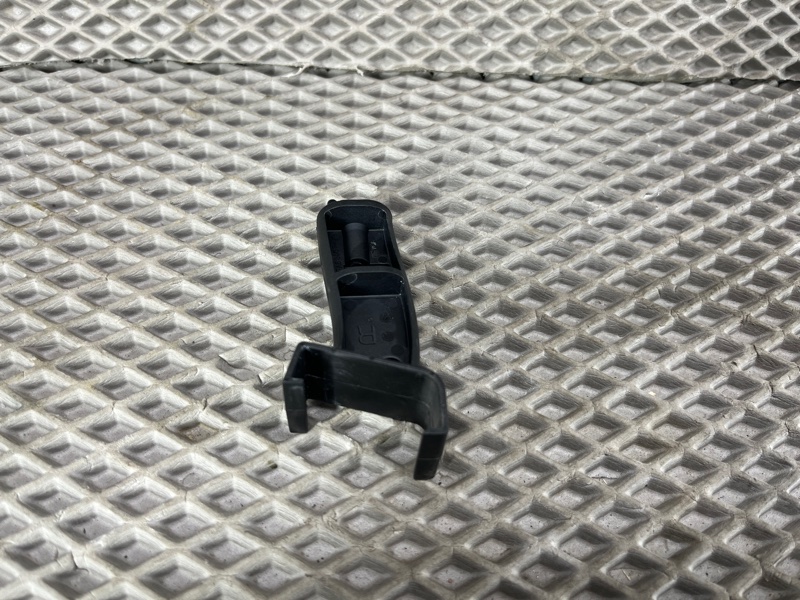 Держатель направляющей стекла Land Rover Range Rover Sport (L461, 2024г.)