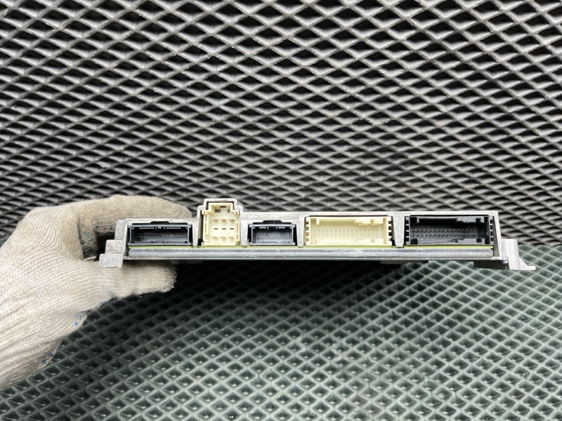 Блок управления пневмоподвеской Land Rover Range Rover Sport (L461, 2025г.)