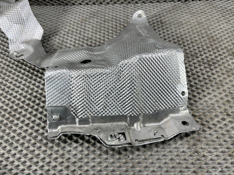 Тепловой экран Land Rover Range Rover Sport (L461, 2024г.)