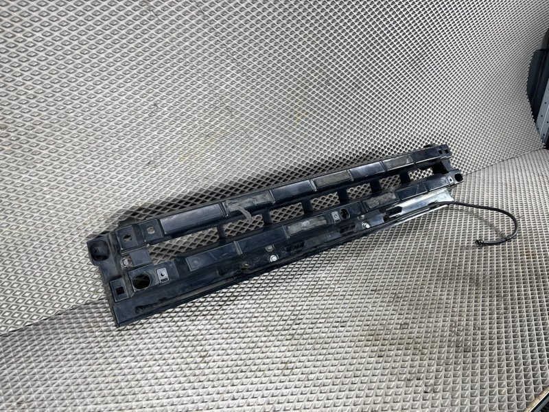 Кронштейн бампера Land Rover Defender (L663, 2020г.)