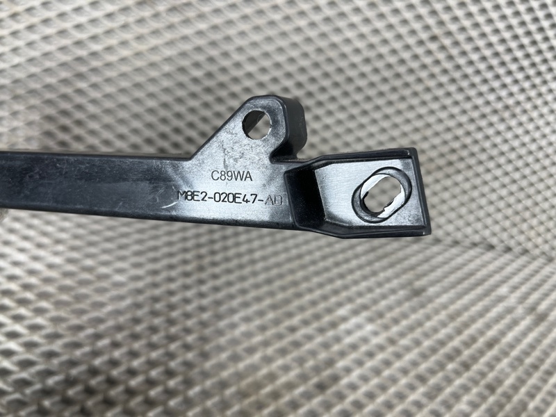 Кронштейн (крепление) Land Rover Range Rover Sport (L461, 2024г.)