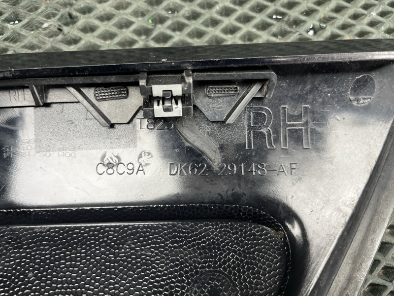Накладка стойки D Land Rover Range Rover Sport (L494, 2015г.)