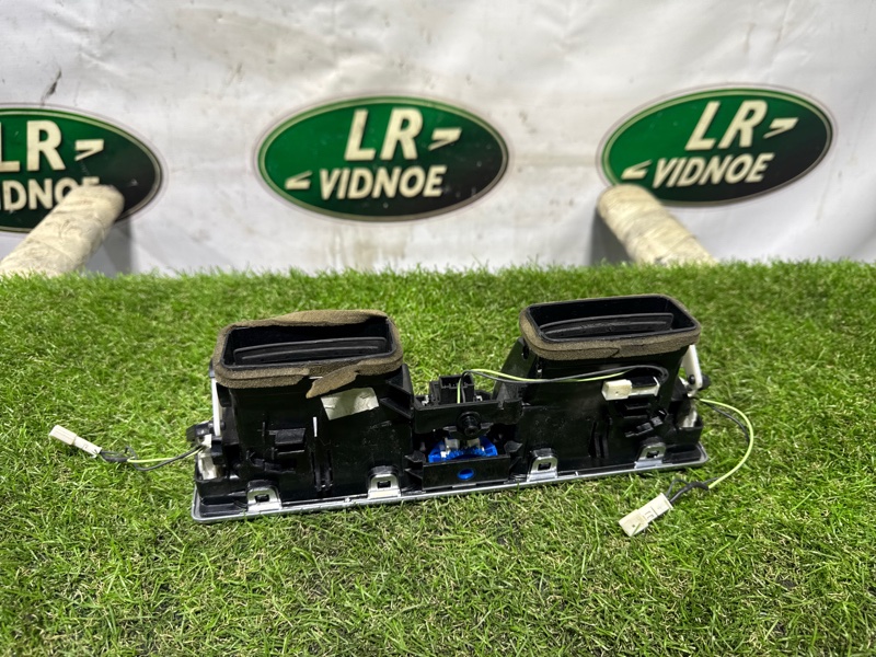 Дефлектор центр Land Rover Range Rover (L322, 2010г.)