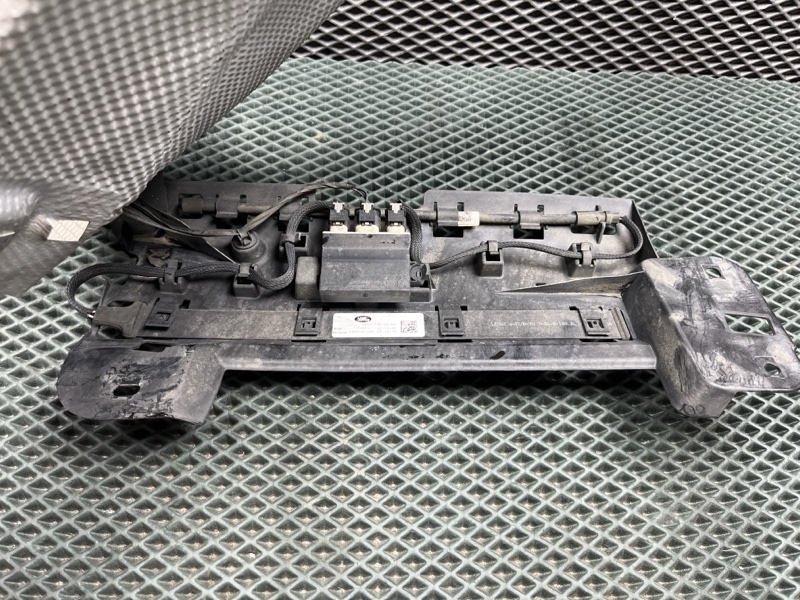 Кронштейн (крепление) Land Rover Range Rover (L405, 2016г.)