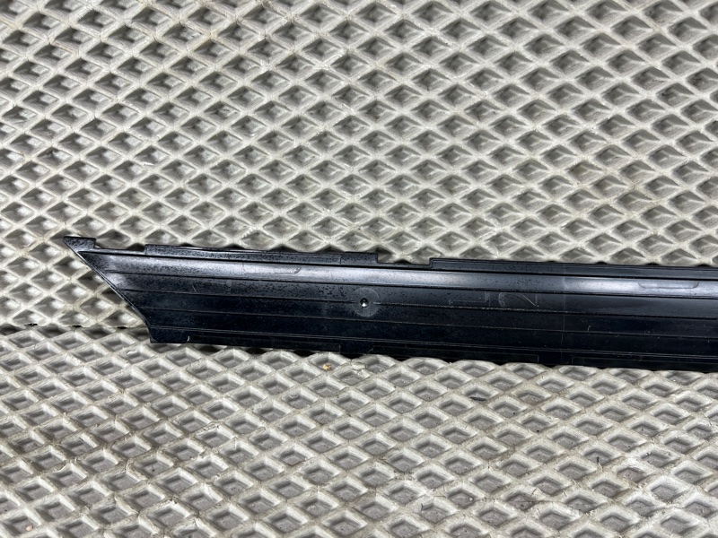 Крепление накладки лобового стекла Land Rover Range Rover Sport (L461, 2024г.)