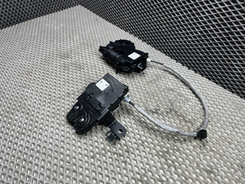 Замок крышки багажника Land Rover Range Rover (L405, 2016г.)