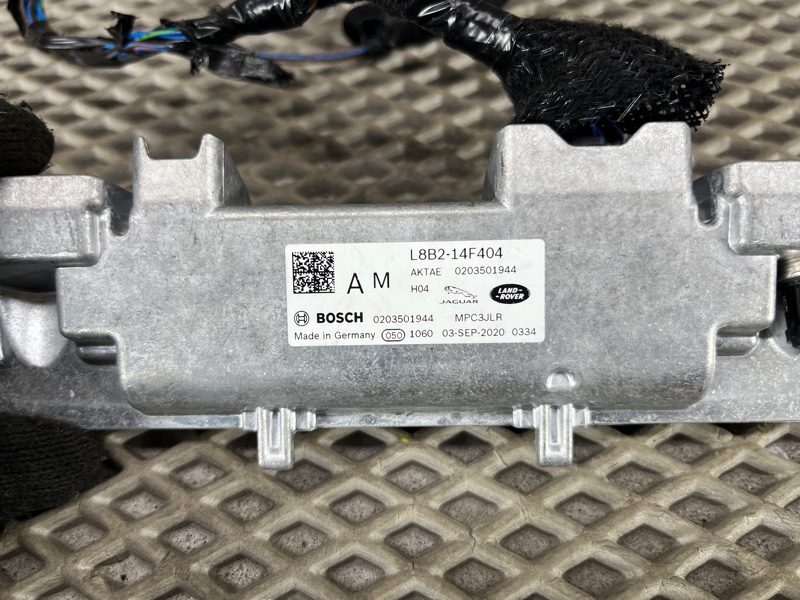 Камера контроля разметки / стереокамера Land Rover Defender (L663, 2020г.)