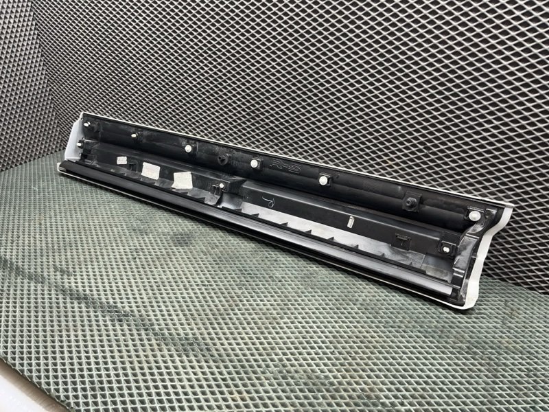 Молдинг двери Land Rover Range Rover Sport (L494, 2021г.)