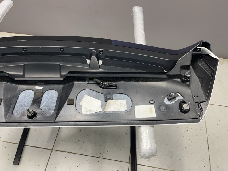 Спойлер крышки багажника Land Rover Range Rover Sport (L494, 2021г.)