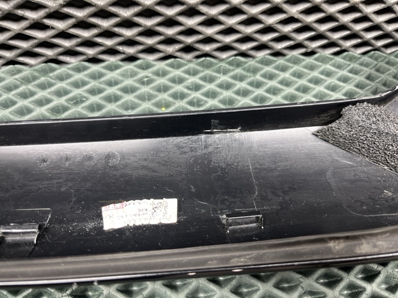 Накладка стойки лобового стекла Land Rover Range Rover Sport (L461, 2025г.)
