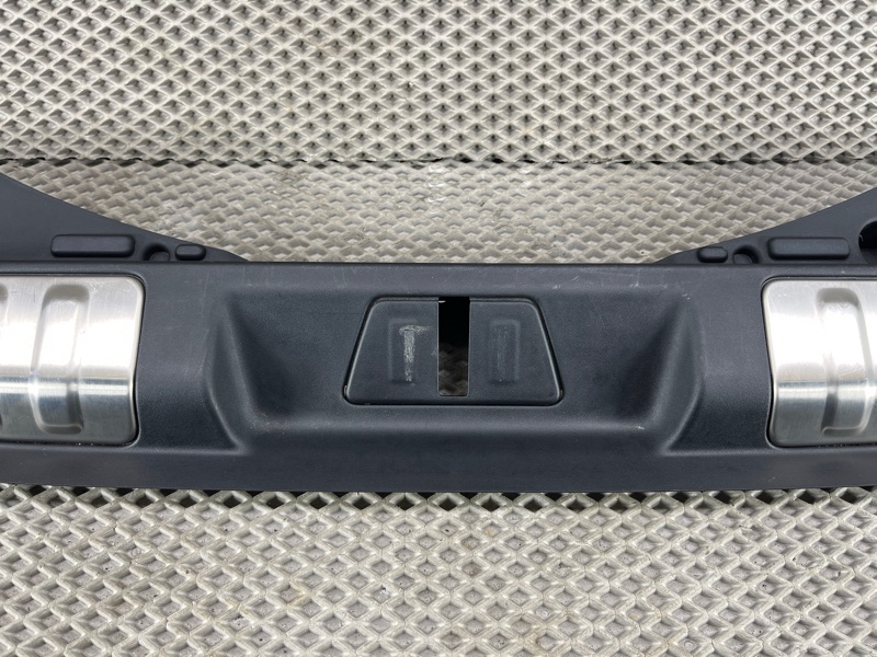 Накладка на порог багажника Land Rover Range Rover Sport (L461, 2024г.)