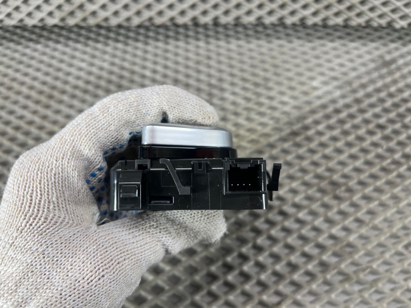 Пульт регулировки сиденья Land Rover Range Rover Sport (L461, 2024г.)