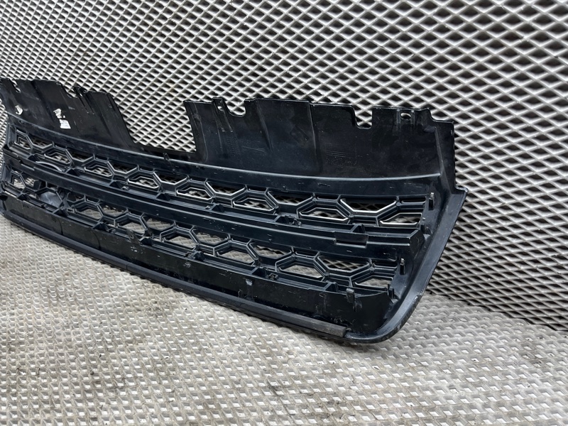 Решетка радиатора Land Rover Discovery Sport (L550, 2017г.)