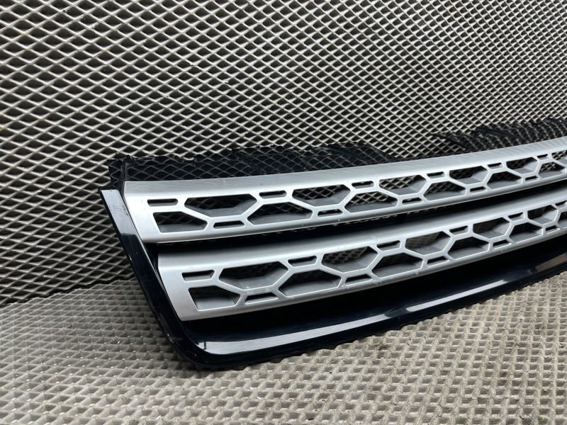 Решетка радиатора Land Rover Discovery Sport (L550, 2017г.)
