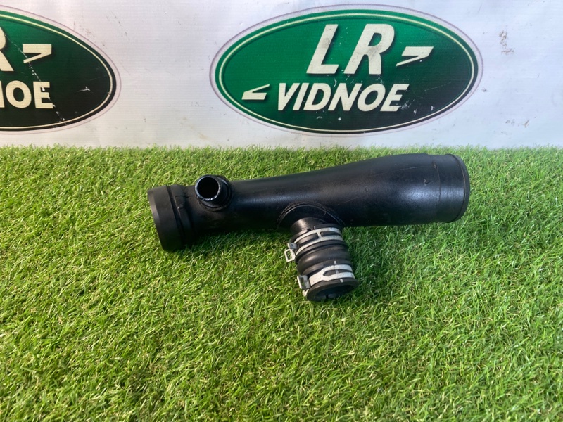 Патрубок интеркулера Land Rover Range Rover Velar (L560, 2020г.)