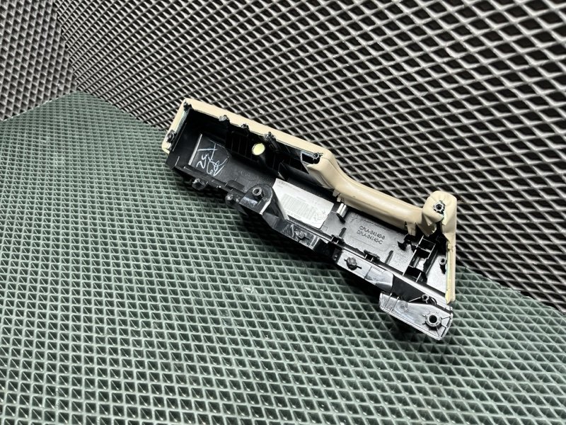 Подлокотник двери Land Rover Range Rover (L405, 2016г.)