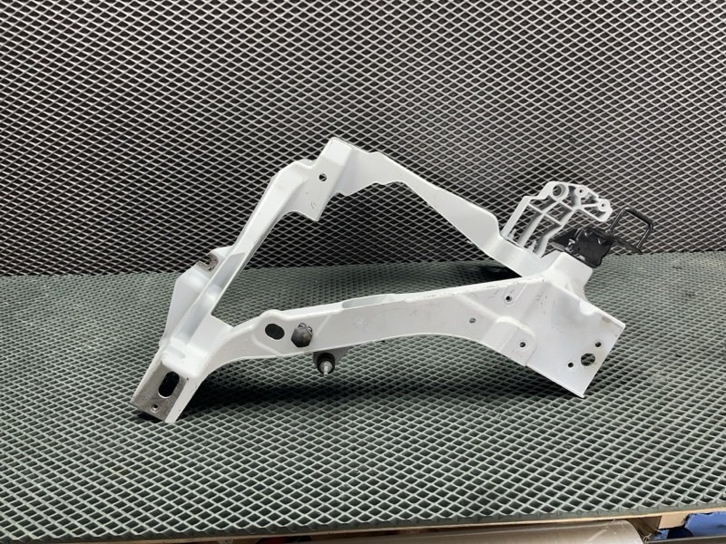 Крепление фары (кронштейн фары) Land Rover Range Rover Sport (L461, 2023г.)