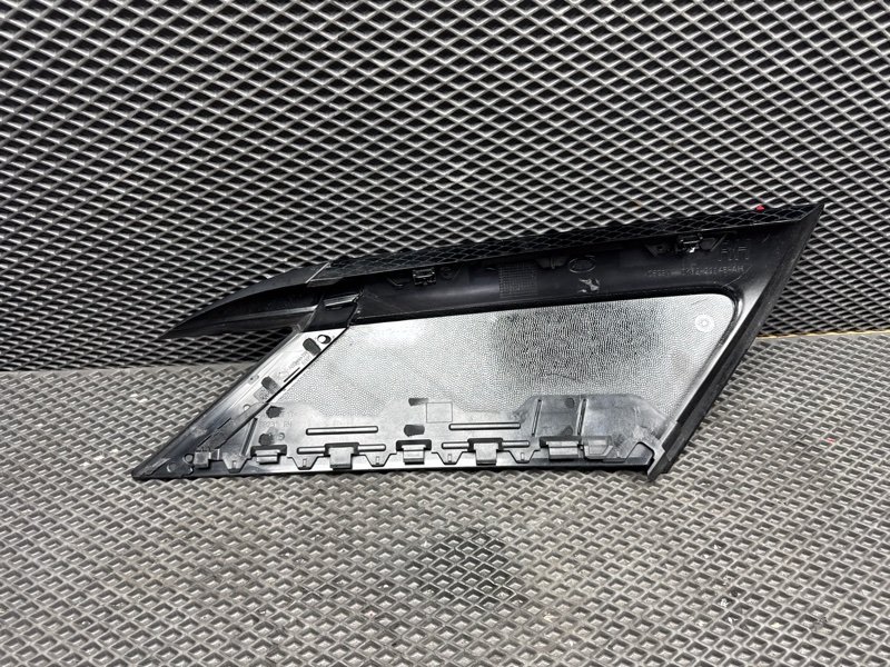 Накладка стойки D Land Rover Range Rover Sport (L494, 2020г.)