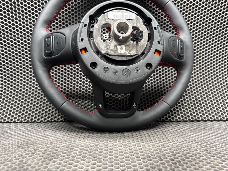 Руль с обогревом Jeep Wrangler (JL, 2025г.)